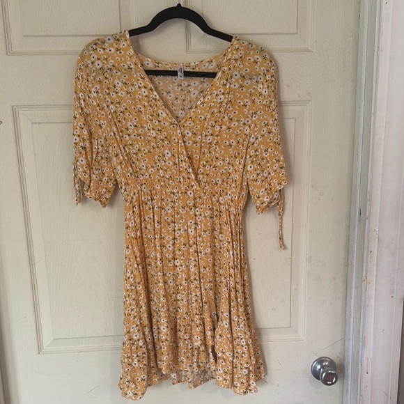 Epretty medium Floral Yellow Dress - Picture 1 of 15
